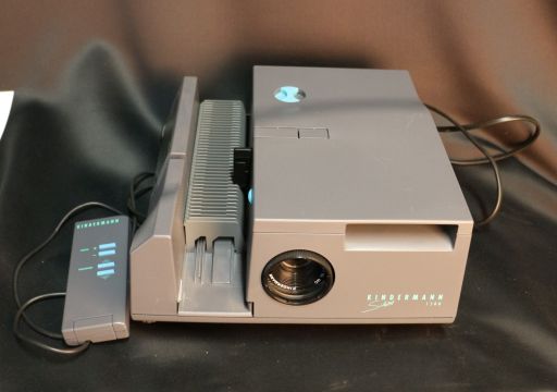 Projecteur de diapositive, vue générale, ©UM