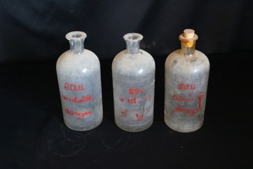 Lot de 3 bouteilles, vue générale, ©UM