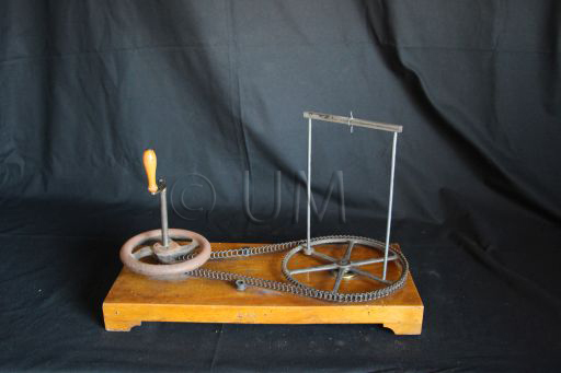 Appareil de la force centrifuge, DELEUIL, vue d'ensemble, deuxième moitié du XIXème siècle, ©UM