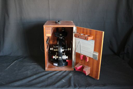 Microscope composé, WILD HEERBRUGG, vue d'ensemble 1, deuxième moitié du XXème siècle, ©UM