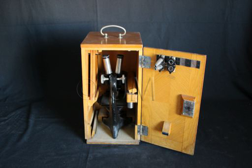 Microscope binoculaire, CARL ZEISS, vue d'ensemble 1, première moitié du XXème siècle, ©UM