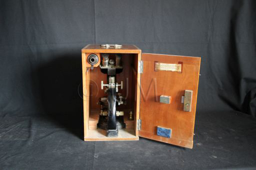 Microscope binoculaire, STIASSNIE, vue d'ensemble 1, première moitié du XXème siècle, ©UM
