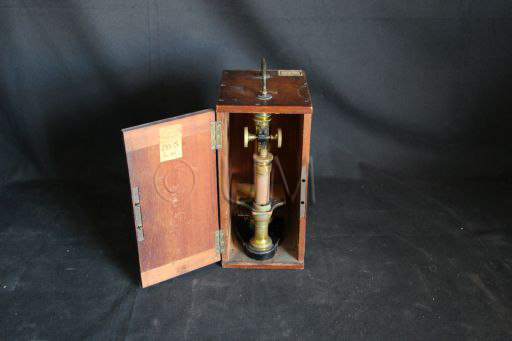Lot de deux microscopes composés, NACHET ET FILS, vue d'ensemble 1, deuxième moitité du XIXème siècle, ©UM