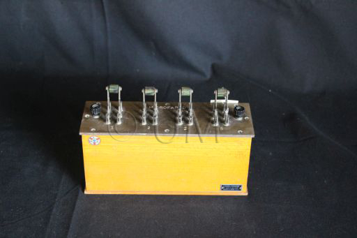 Boîte de condensateurs étalonnés, LE MATERIEL DE L'ENSEIGNEMENT, vue d'ensemble, ©UM